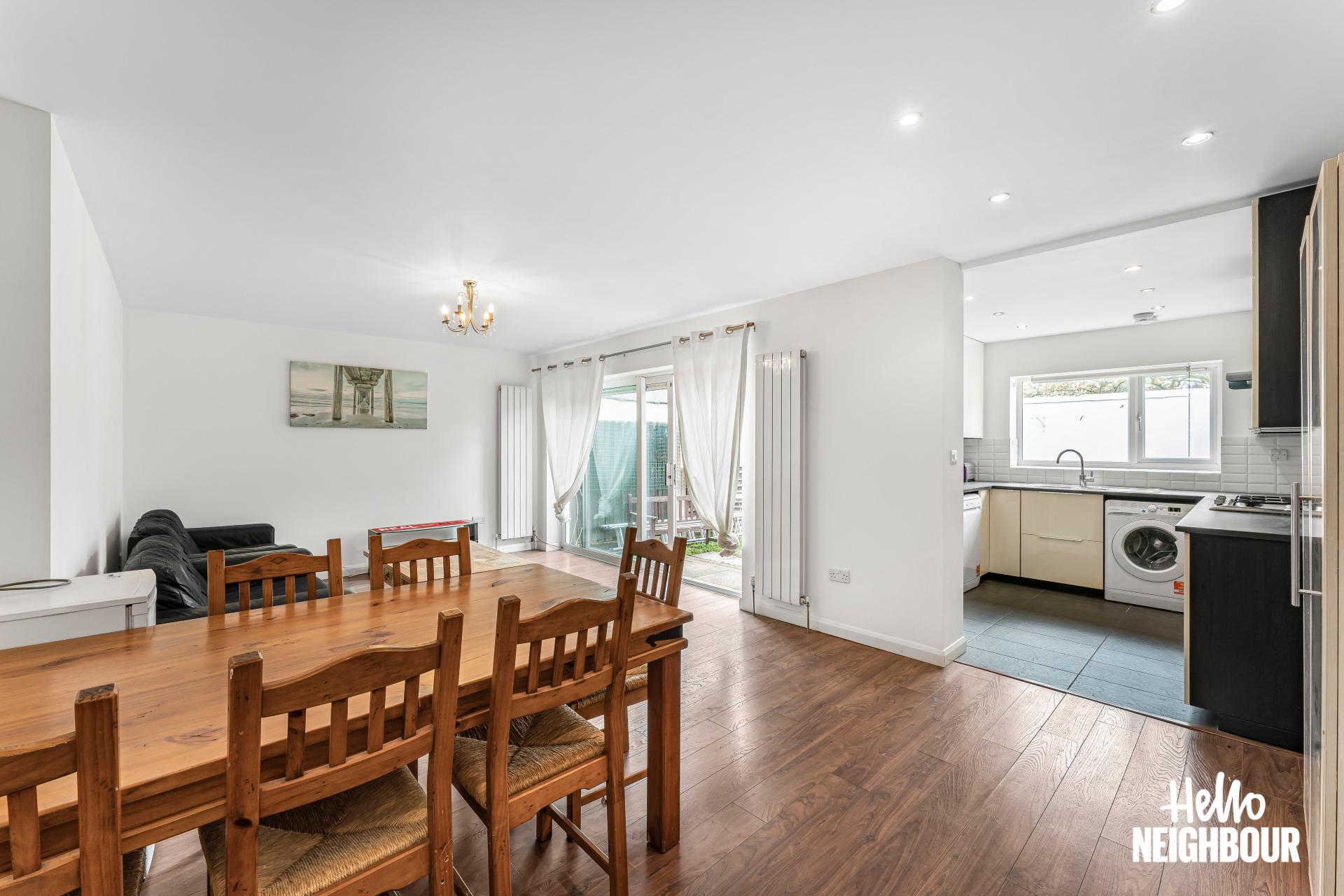 House Albert Walk in Greater London