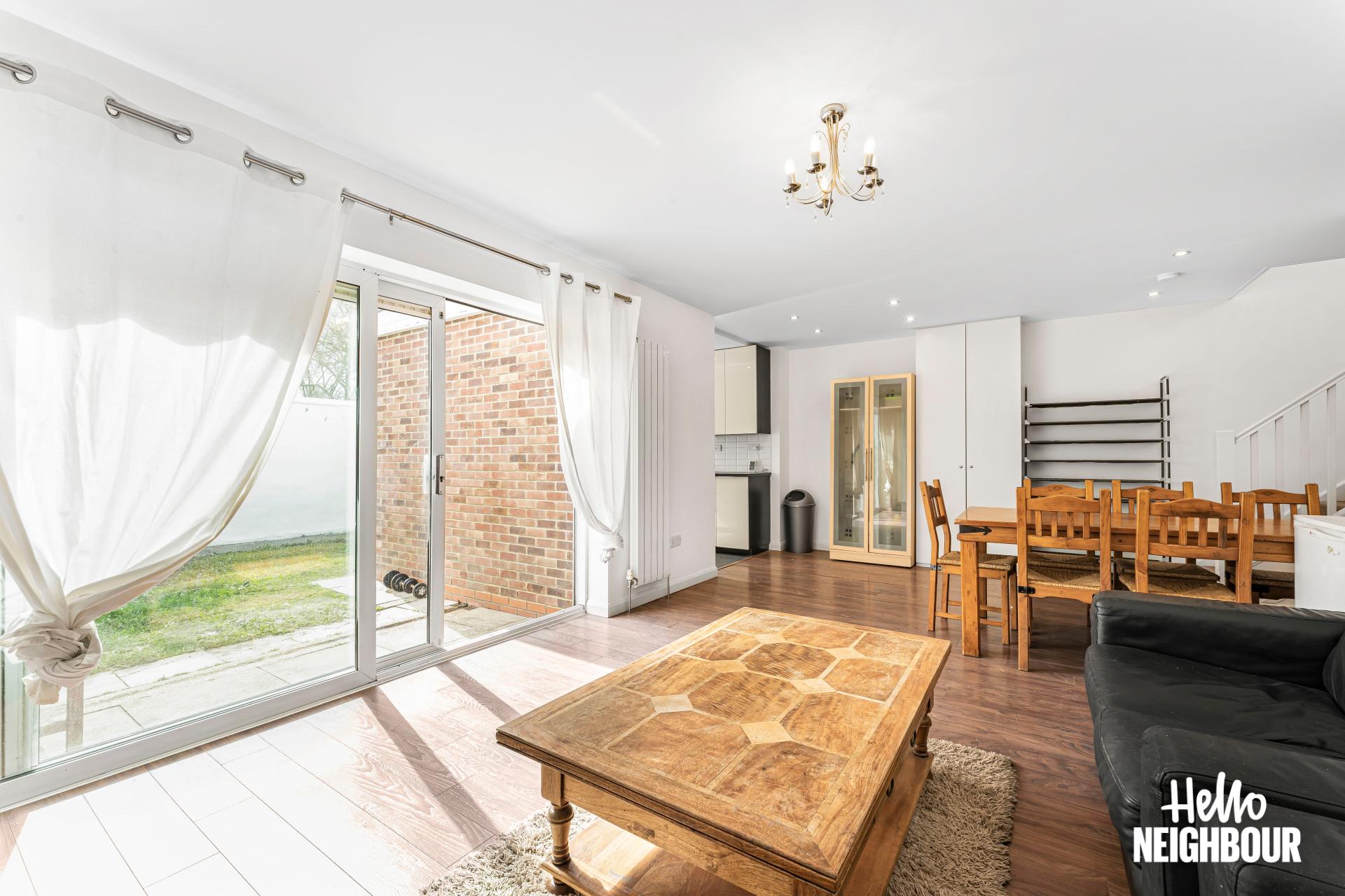 House Albert Walk in Greater London