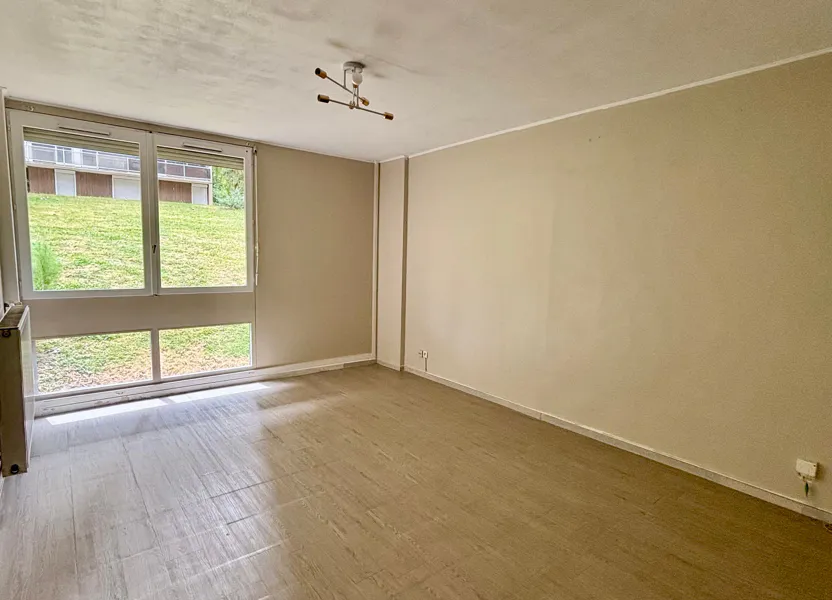 Appartement Chemin des Postes à Livry-Gargan