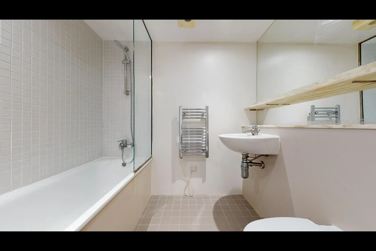 Flat Ladywell Road in Greater London