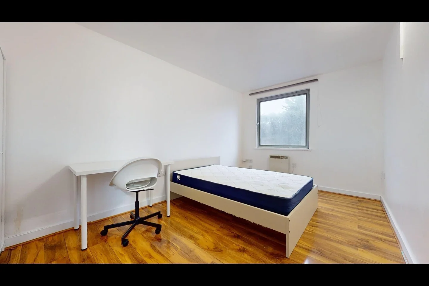 Flat Ladywell Road in Greater London