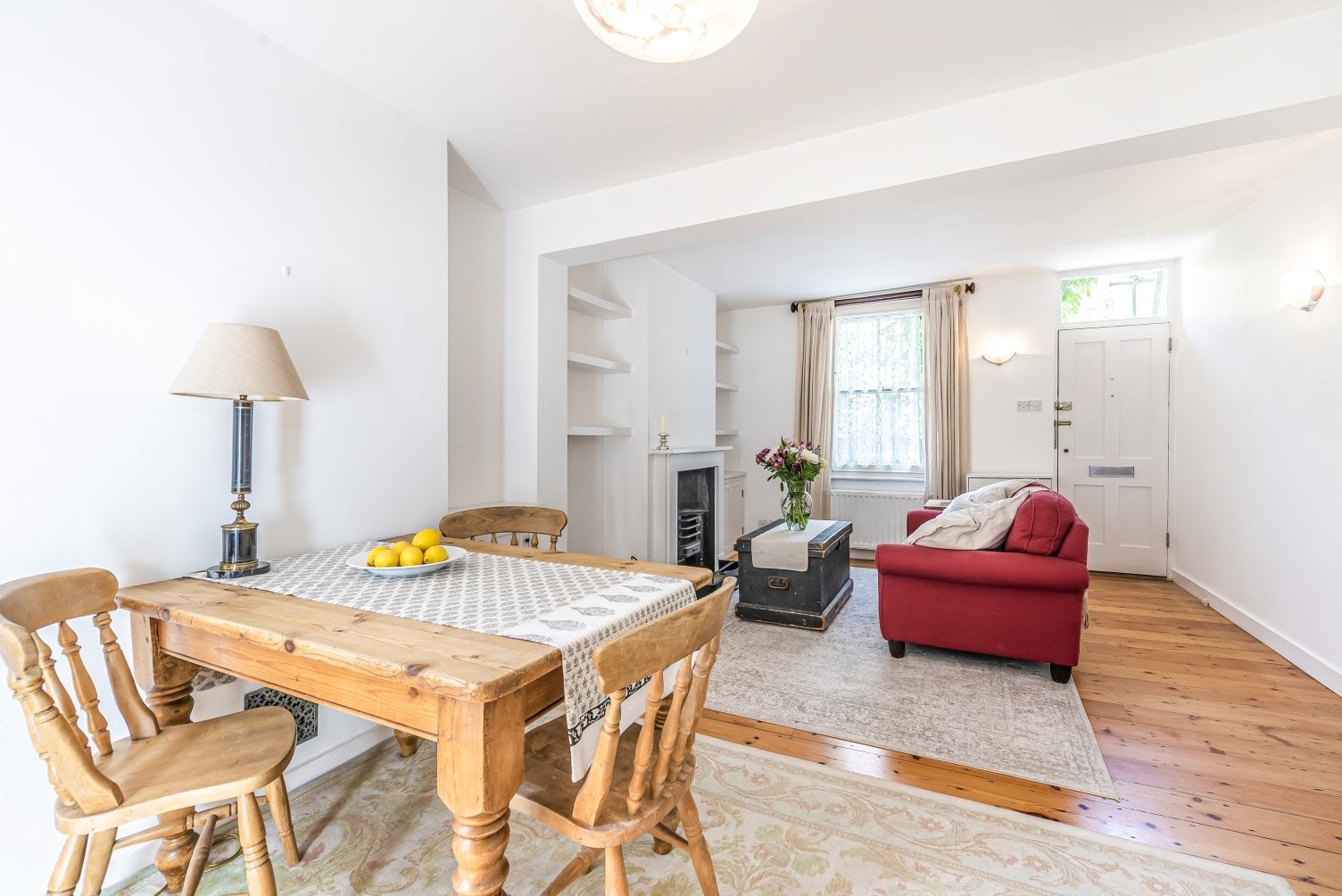 House Hollymount Close in Greater London