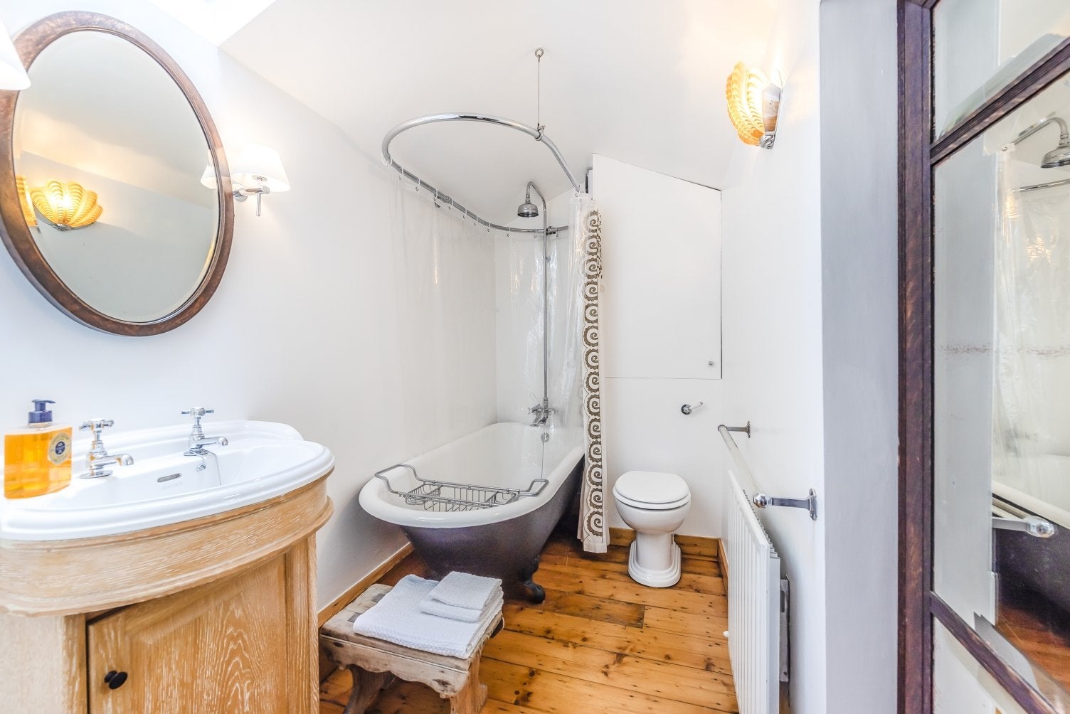 House Hollymount Close in Greater London