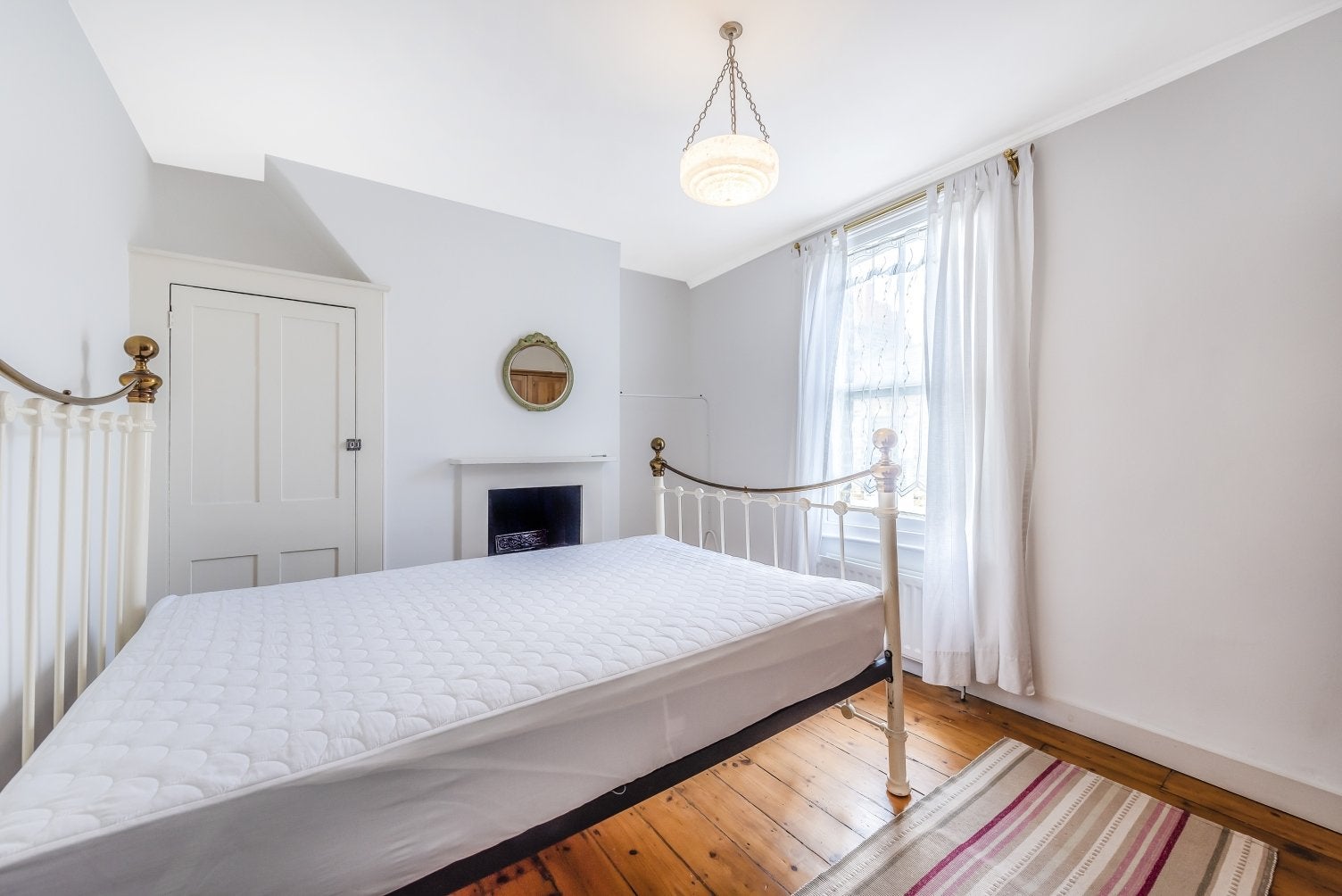 House Hollymount Close in Greater London