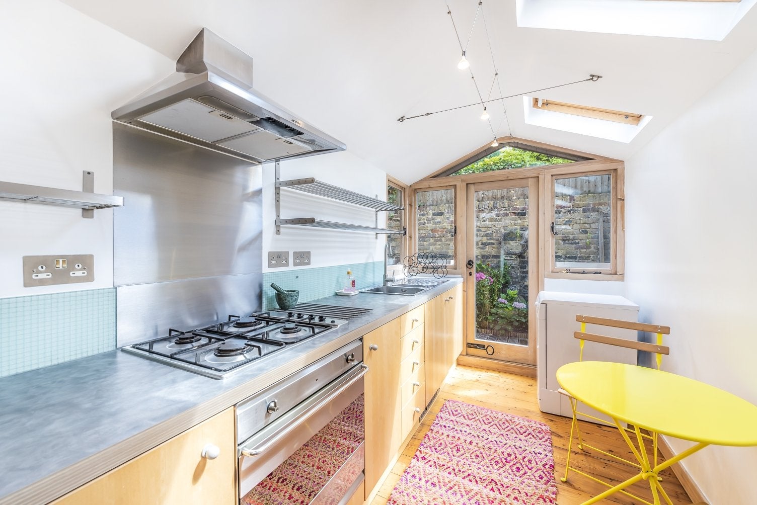 House Hollymount Close in Greater London