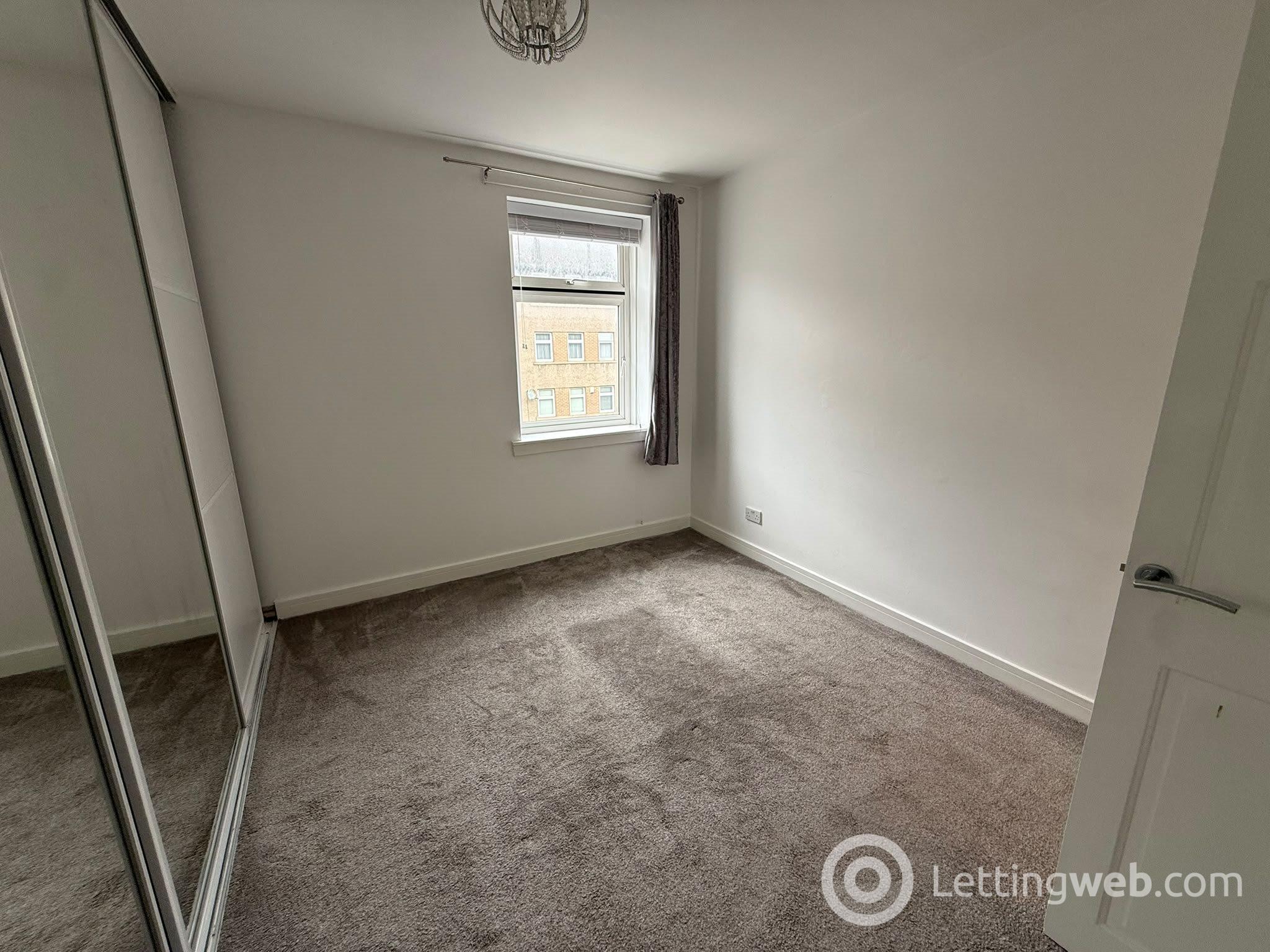 Flat Ballantrae Road in Dundee