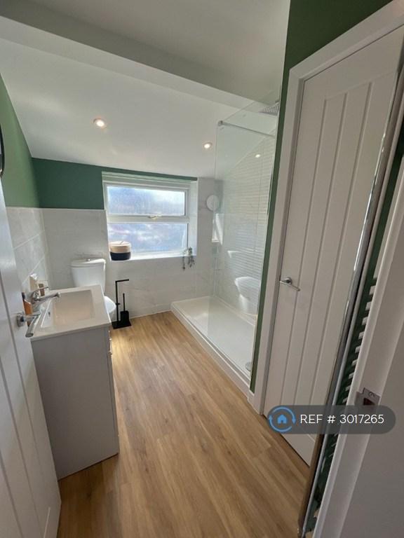 Room Cook Street in Whiston