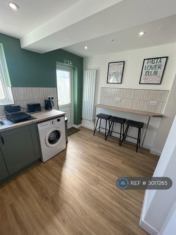 Room Cook Street in Whiston