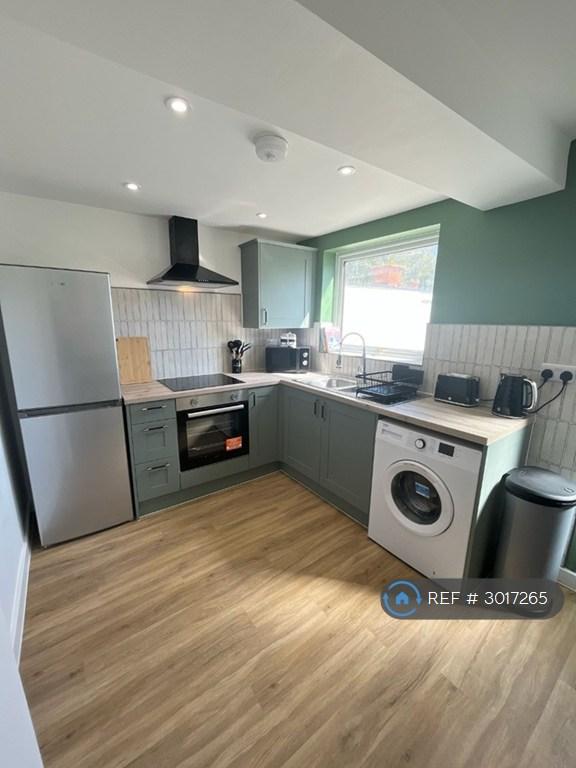 Room Cook Street in Whiston