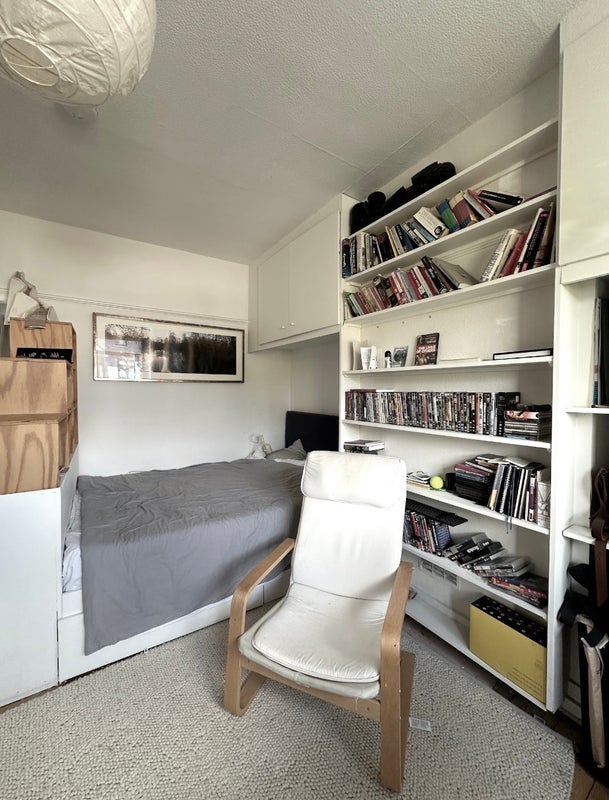 Room Sandringham Road in Greater London