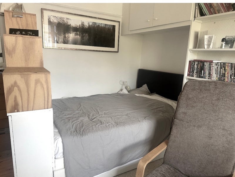 Room Sandringham Road in Greater London
