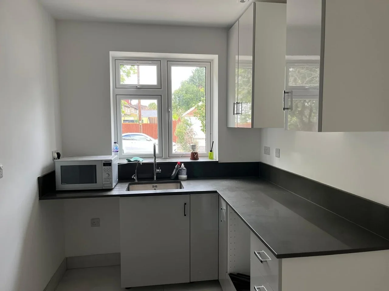Room Hillview Road in Greater London
