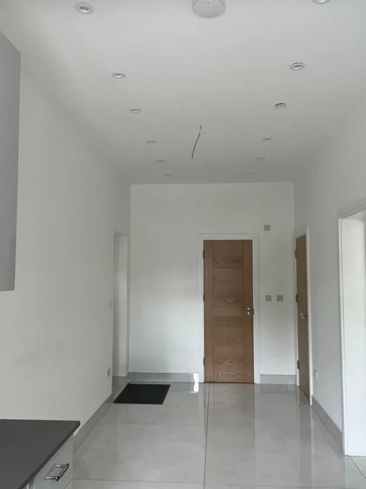 Room Hillview Road in Greater London