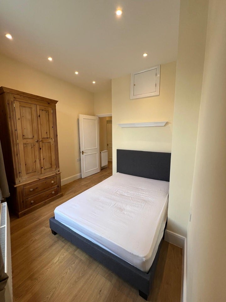 Flat Lillie Road in Greater London