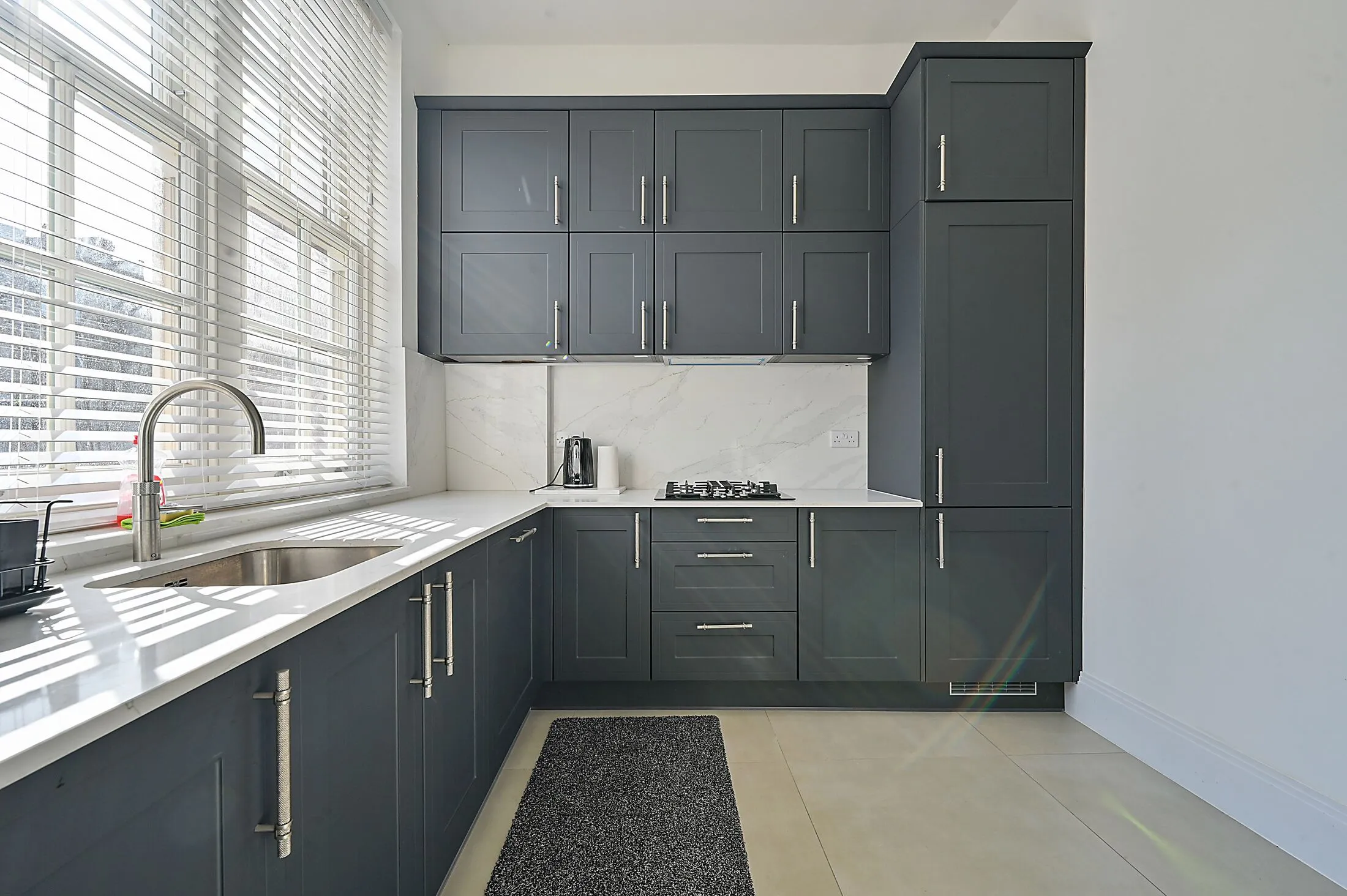Flat Laurel Gardens in Greater London