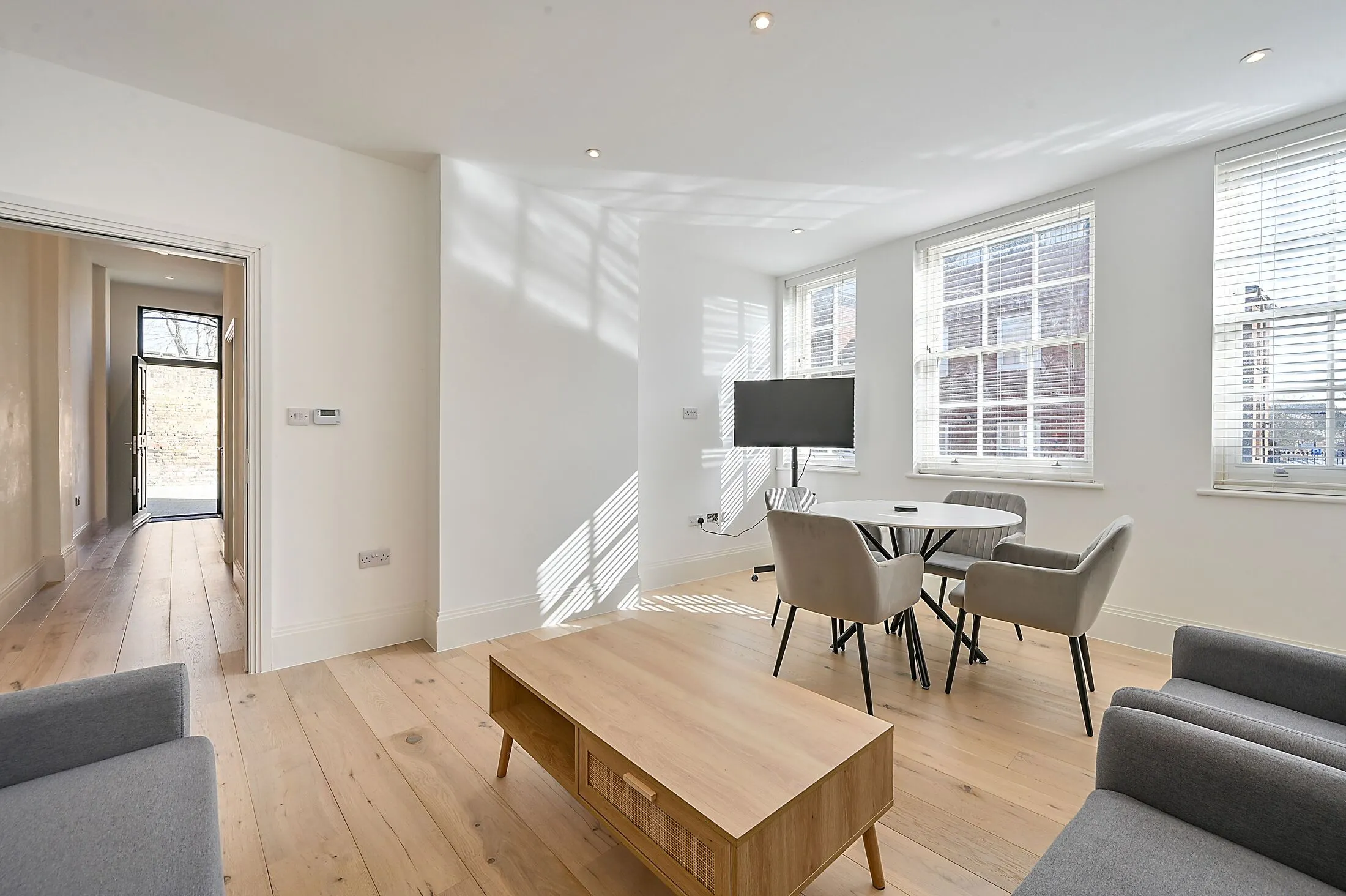 Flat Laurel Gardens in Greater London