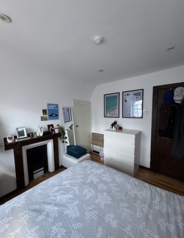 Room Worship Street in Greater London