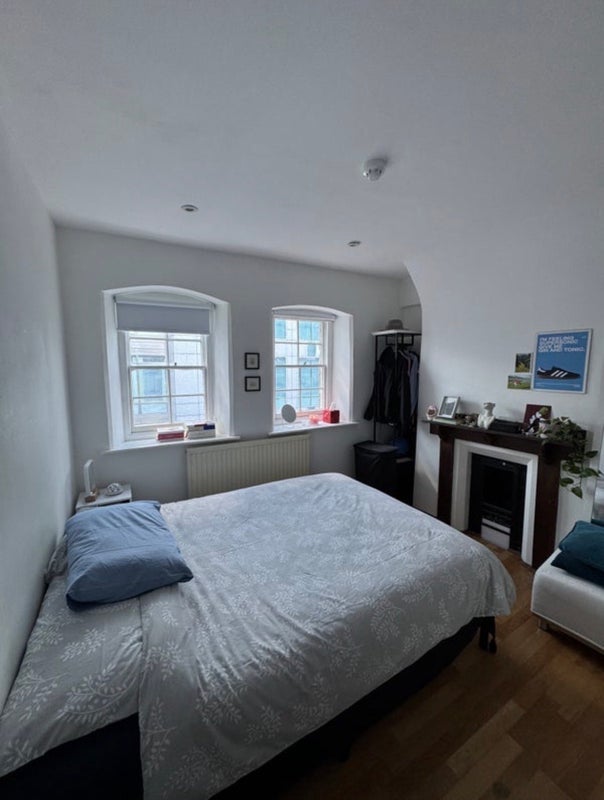 Room Worship Street in Greater London