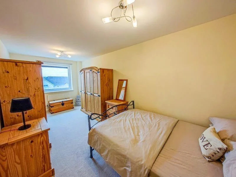 Flat Merbury Road in Greater London