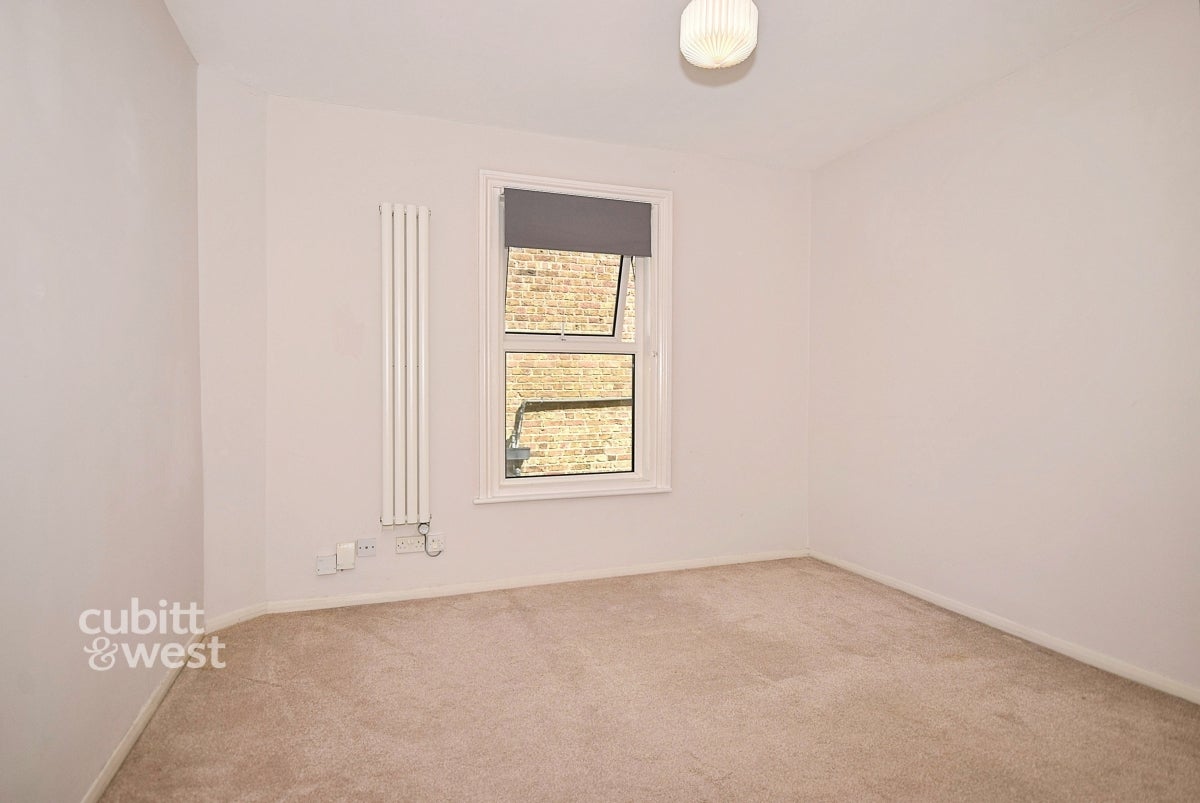 Flat Twyford Avenue in Portsmouth