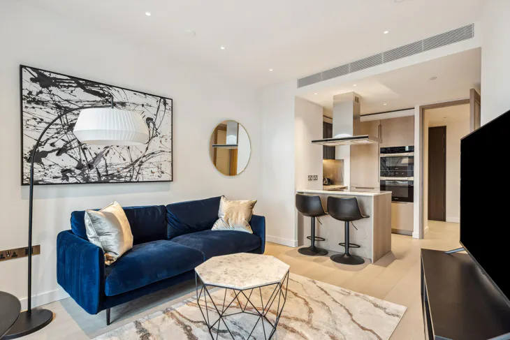 Flat Carnation Way in Greater London