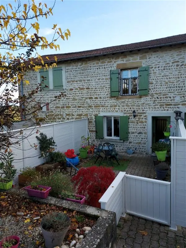 House Montée de l'Ancienne École in Primarette
