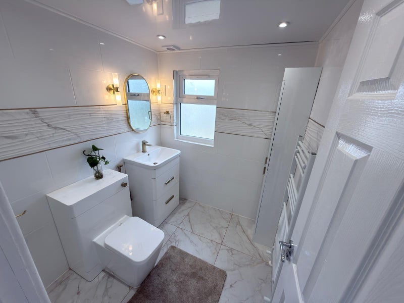Room Moxhull Road in Metropolitan Borough of Solihull