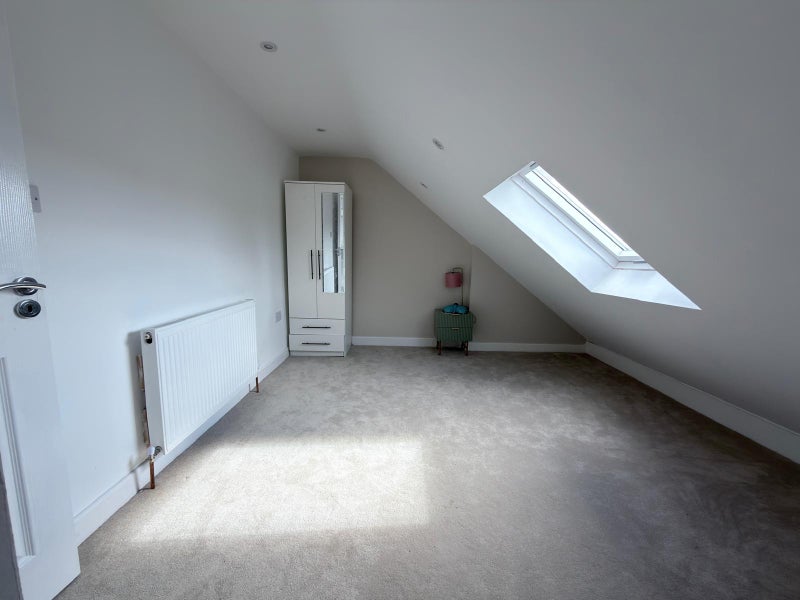 Room Moxhull Road in Metropolitan Borough of Solihull