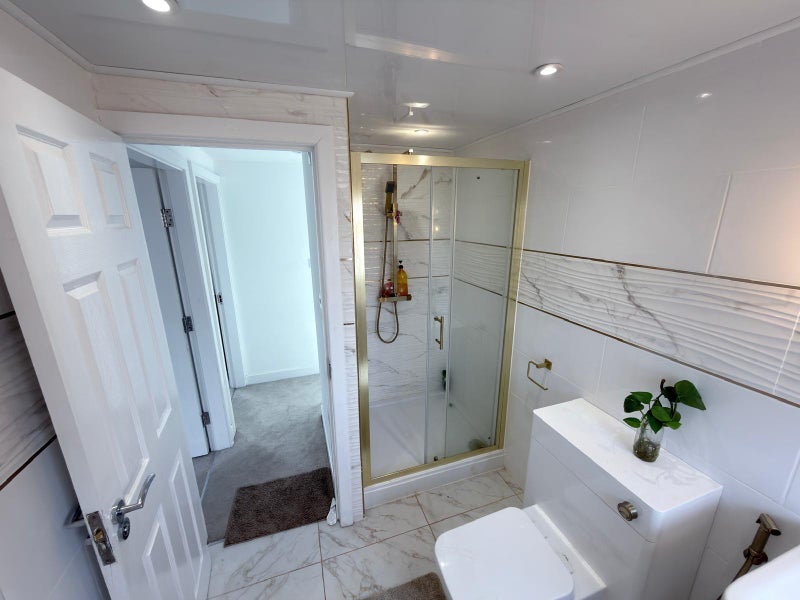Room Moxhull Road in Metropolitan Borough of Solihull