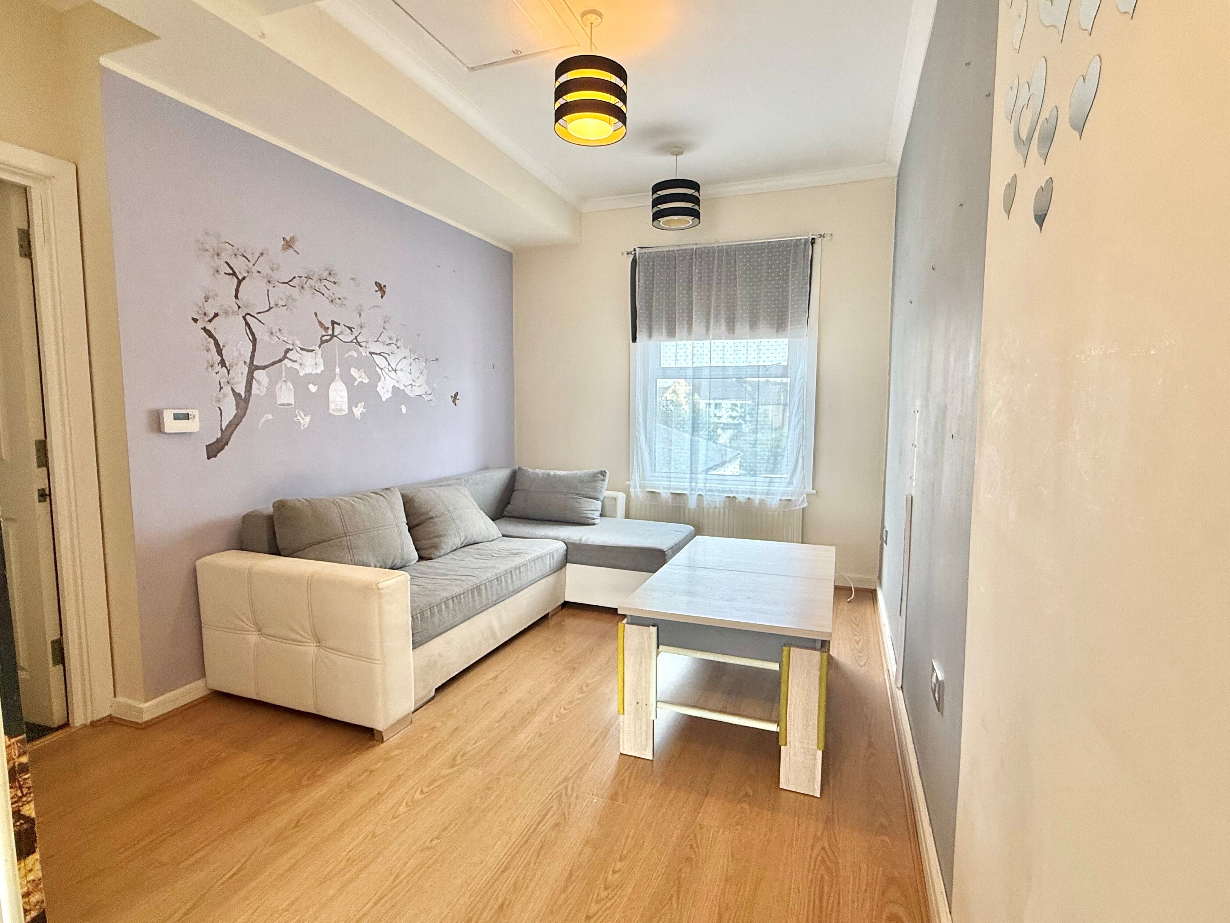 Flat Clarendon Road in Luton
