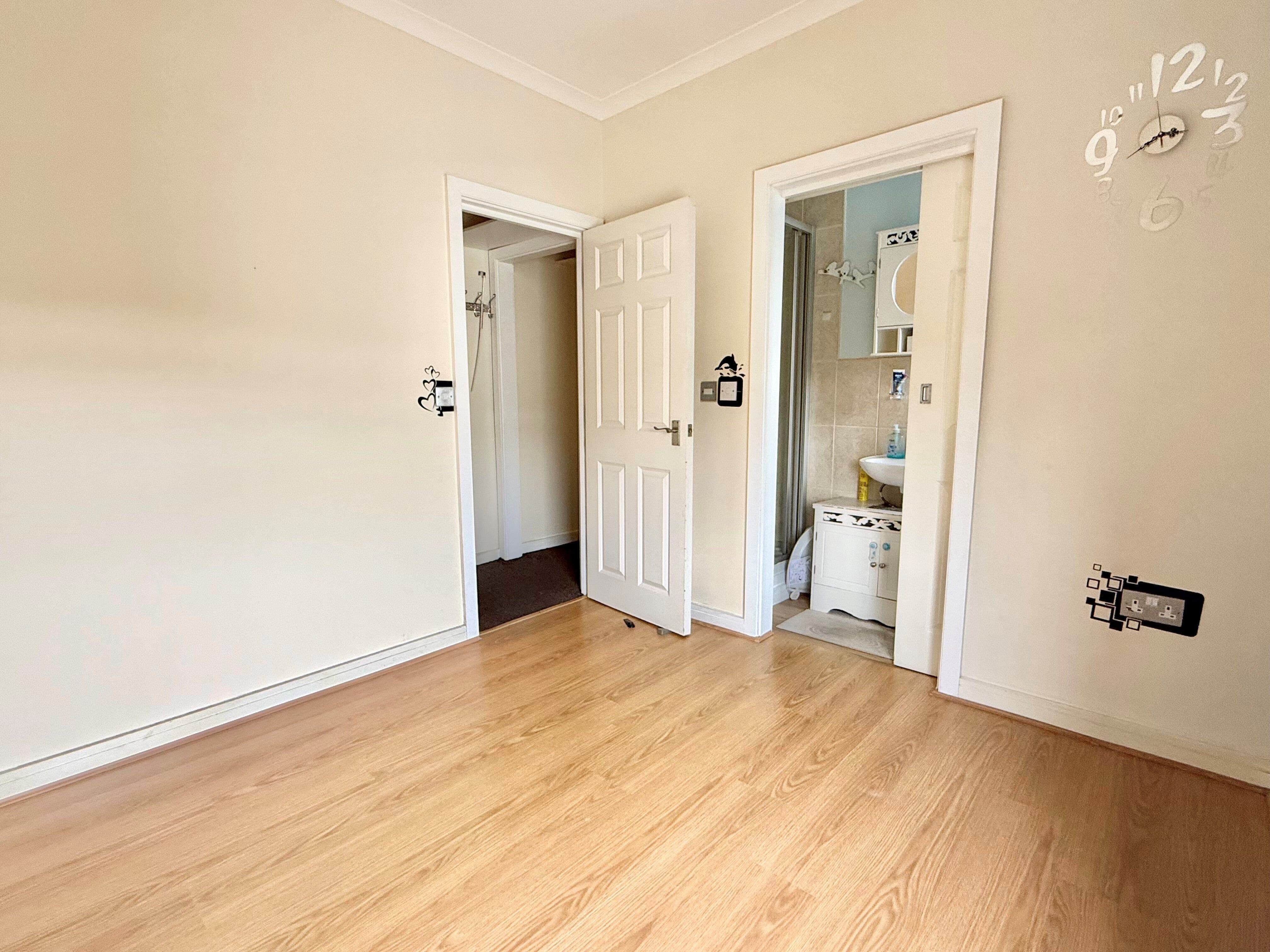 Flat Clarendon Road in Luton