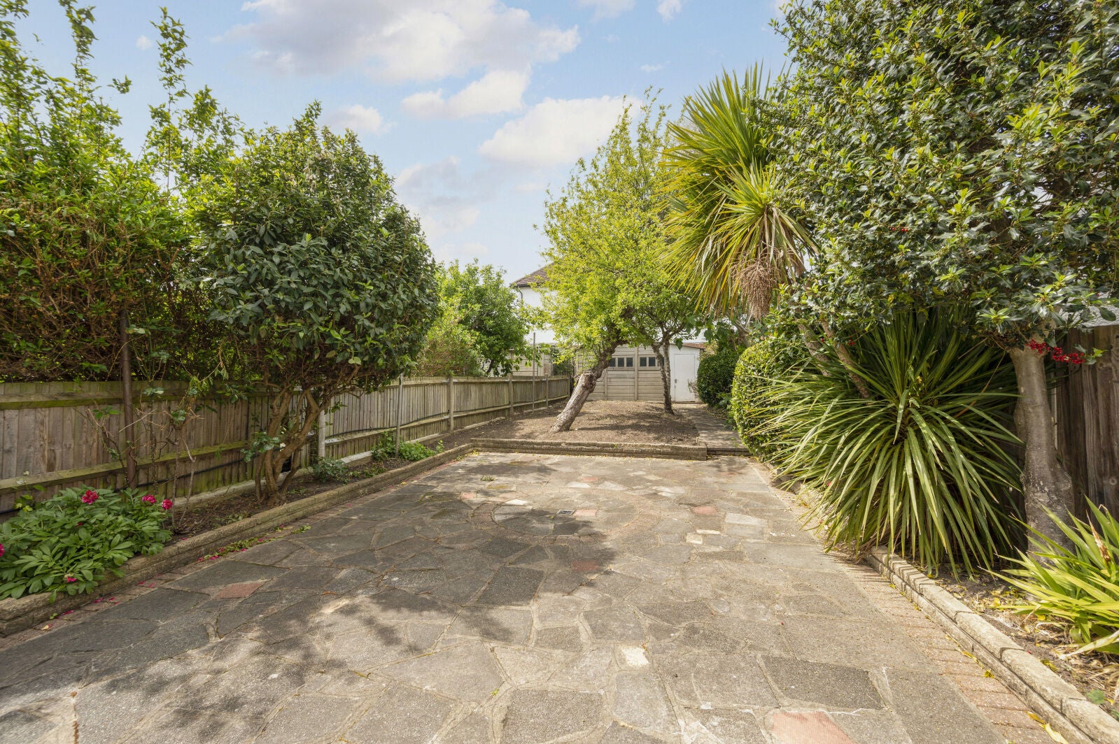 House Bargate Close in Greater London