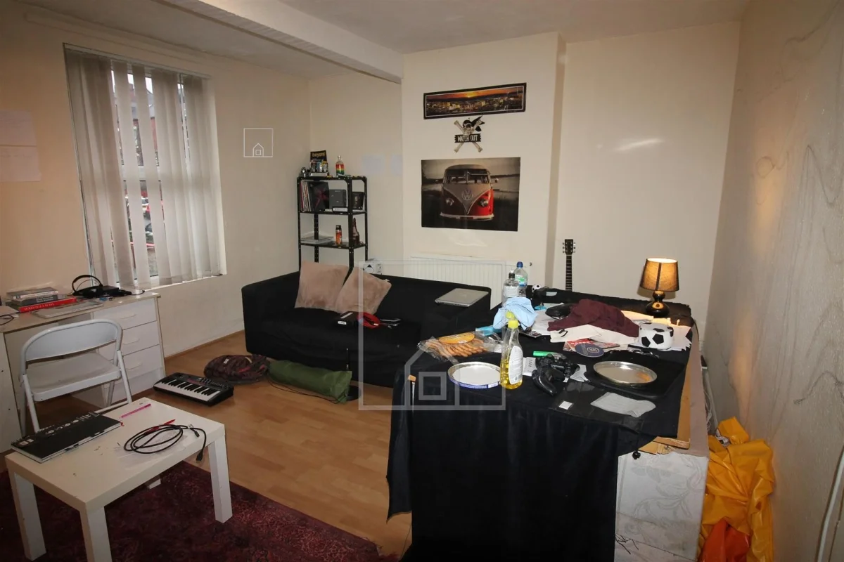 Flat Brudenell Street in Leeds