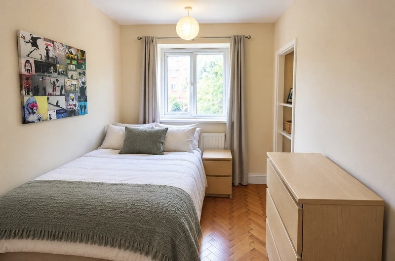 Room St. John's Drive in Greater London