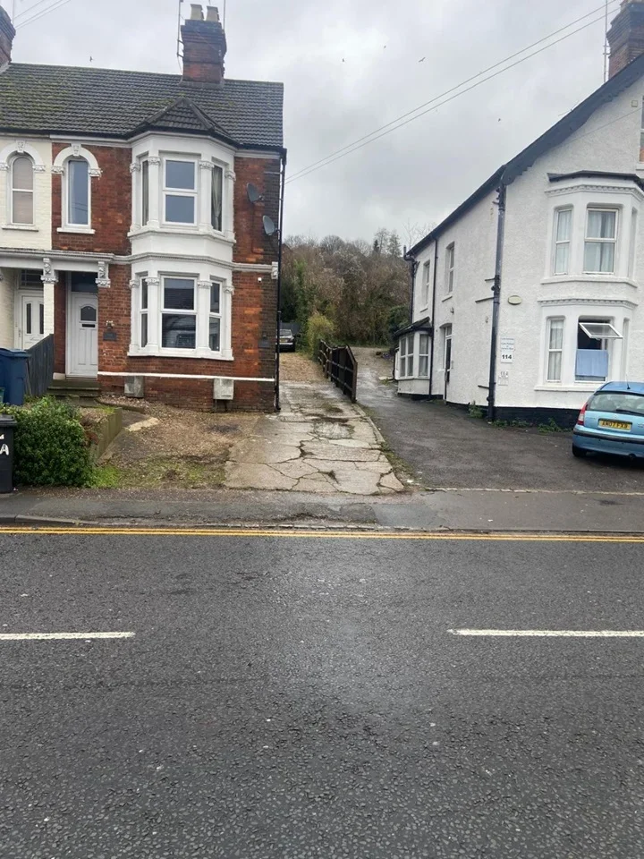 Flat West Wycombe Road in High Wycombe