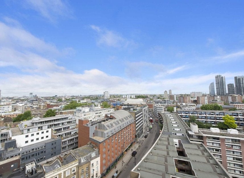 Flat Fann Street in City of London