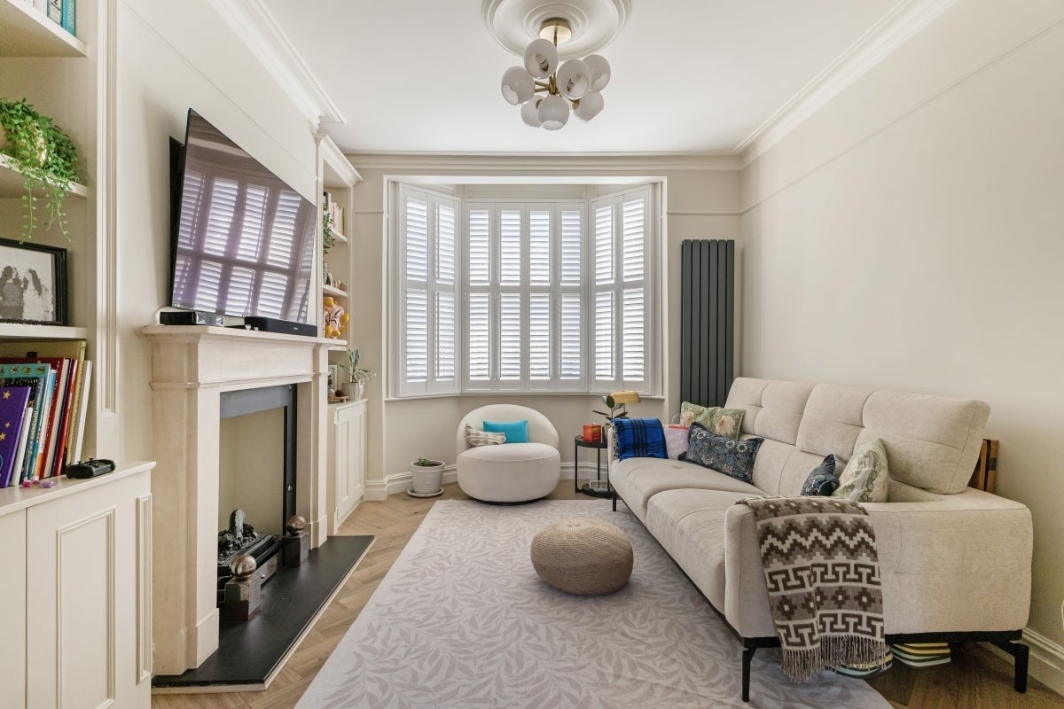 House Ravensbury Road in Greater London