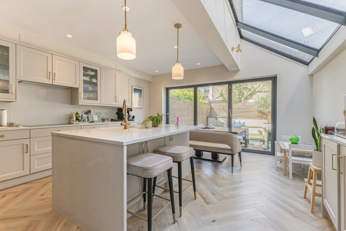 House Ravensbury Road in Greater London