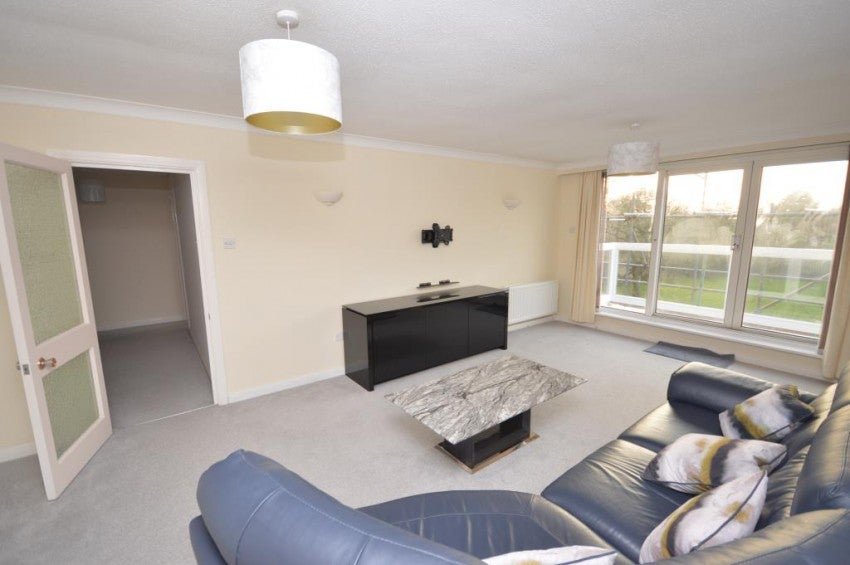 Flat Keats Avenue in New Forest