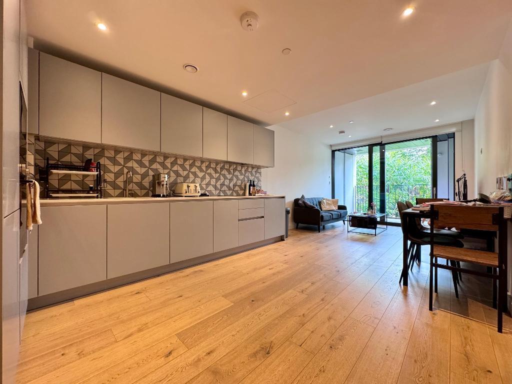 Flat Golden Lane in City of London