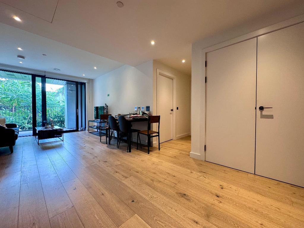Flat Golden Lane in City of London