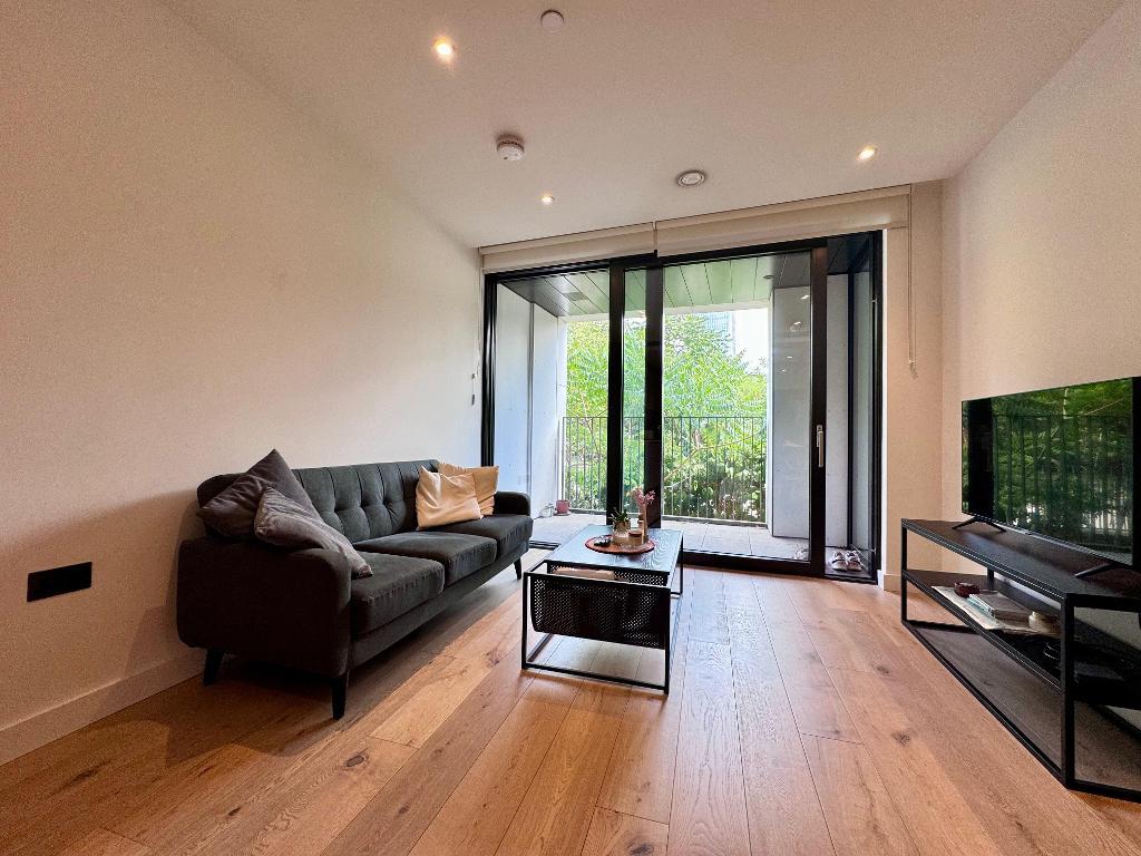 Flat Golden Lane in City of London
