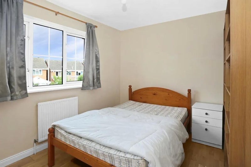 Room Waytown Close in Poole