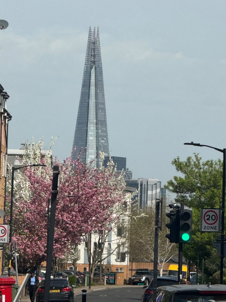Flat Nunhead Green in Greater London