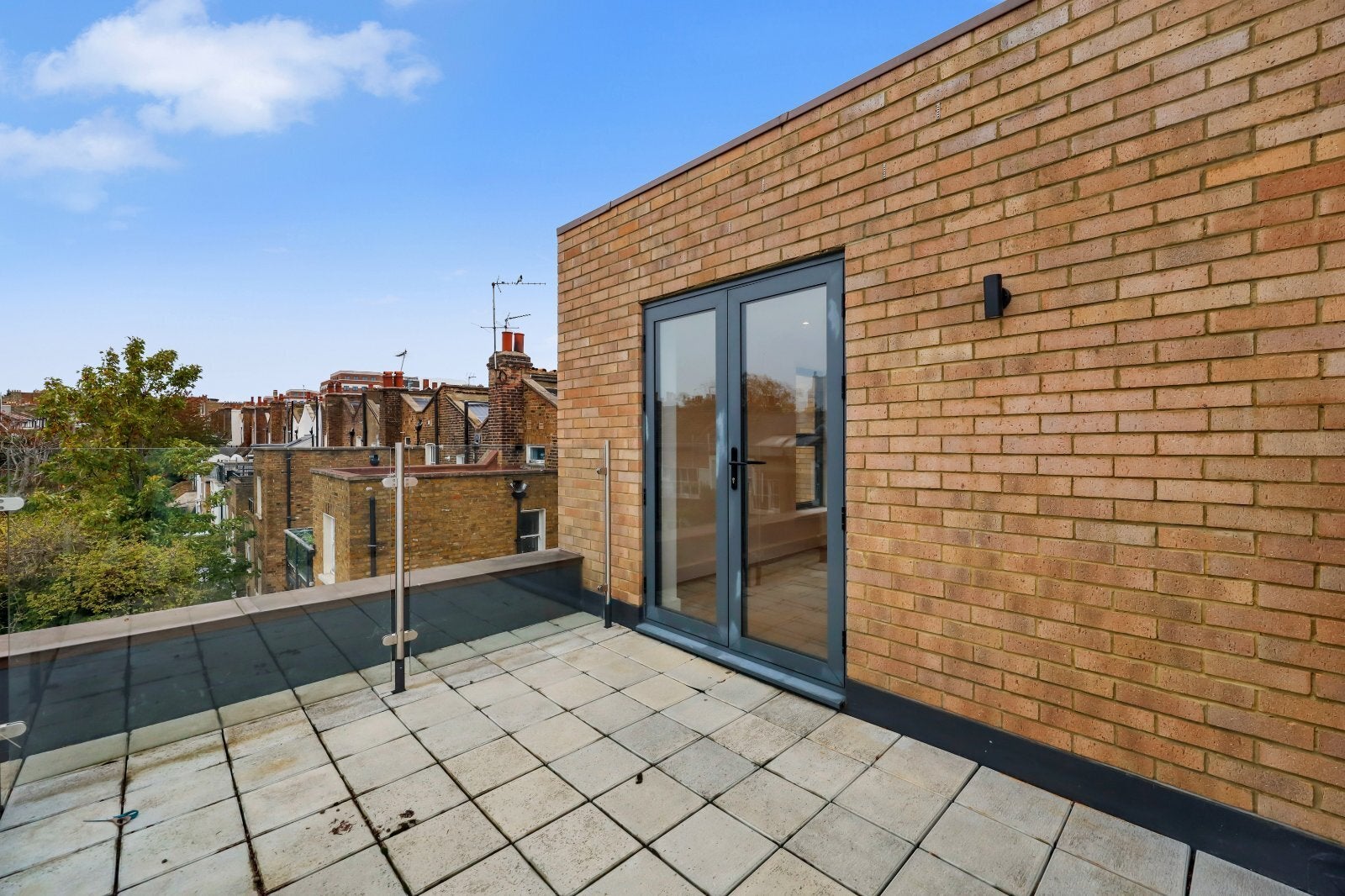 Flat Marquis Road in Greater London
