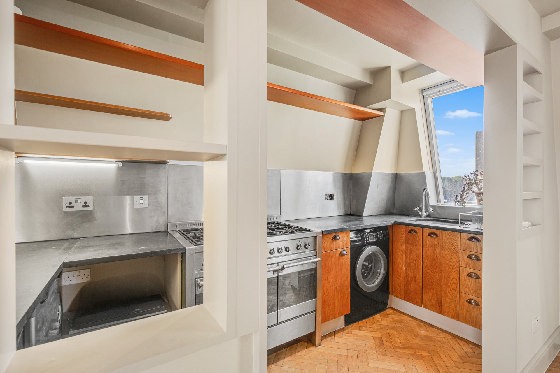 Flat Delorme Street in Greater London