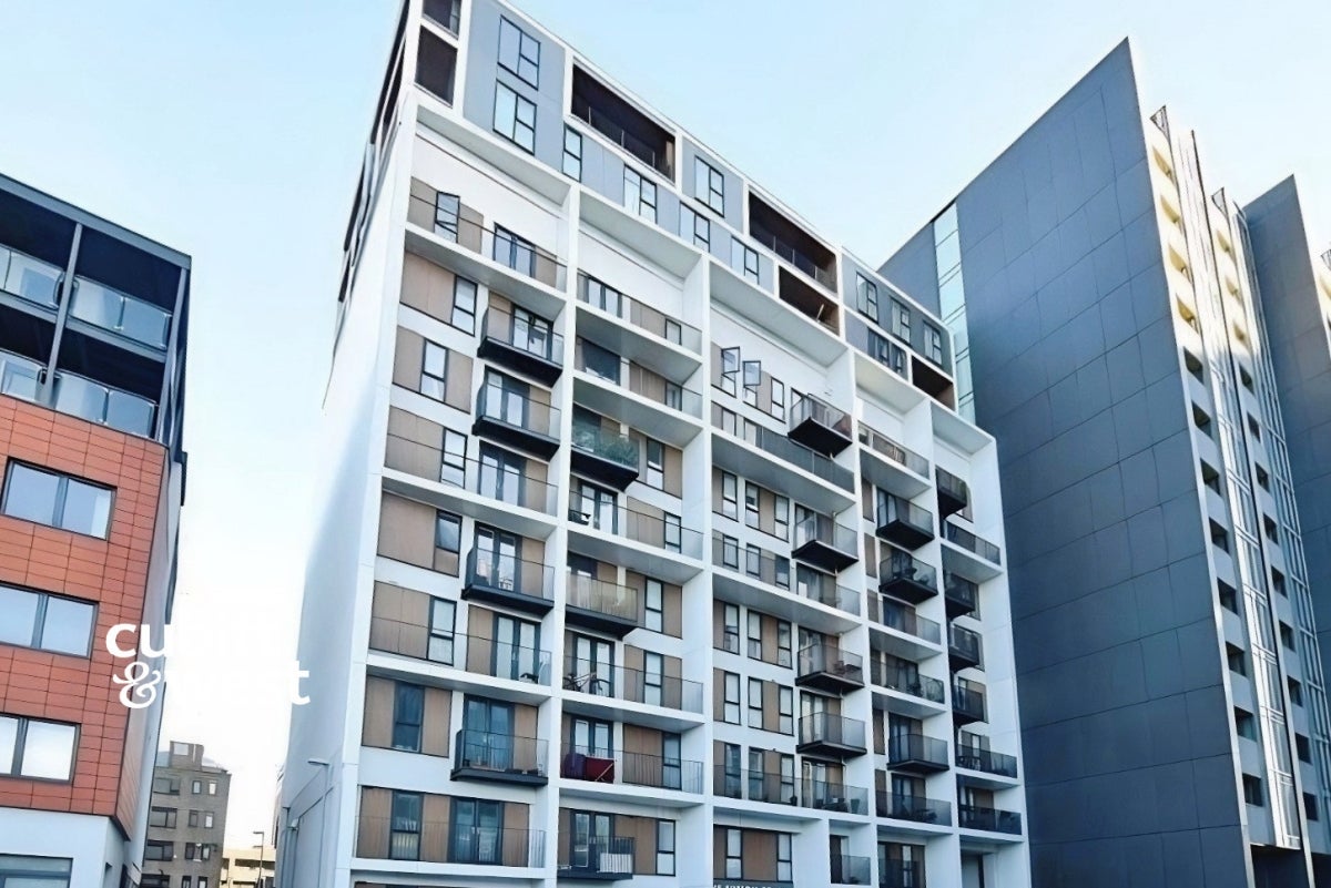 Flat Carshalton Road in Greater London