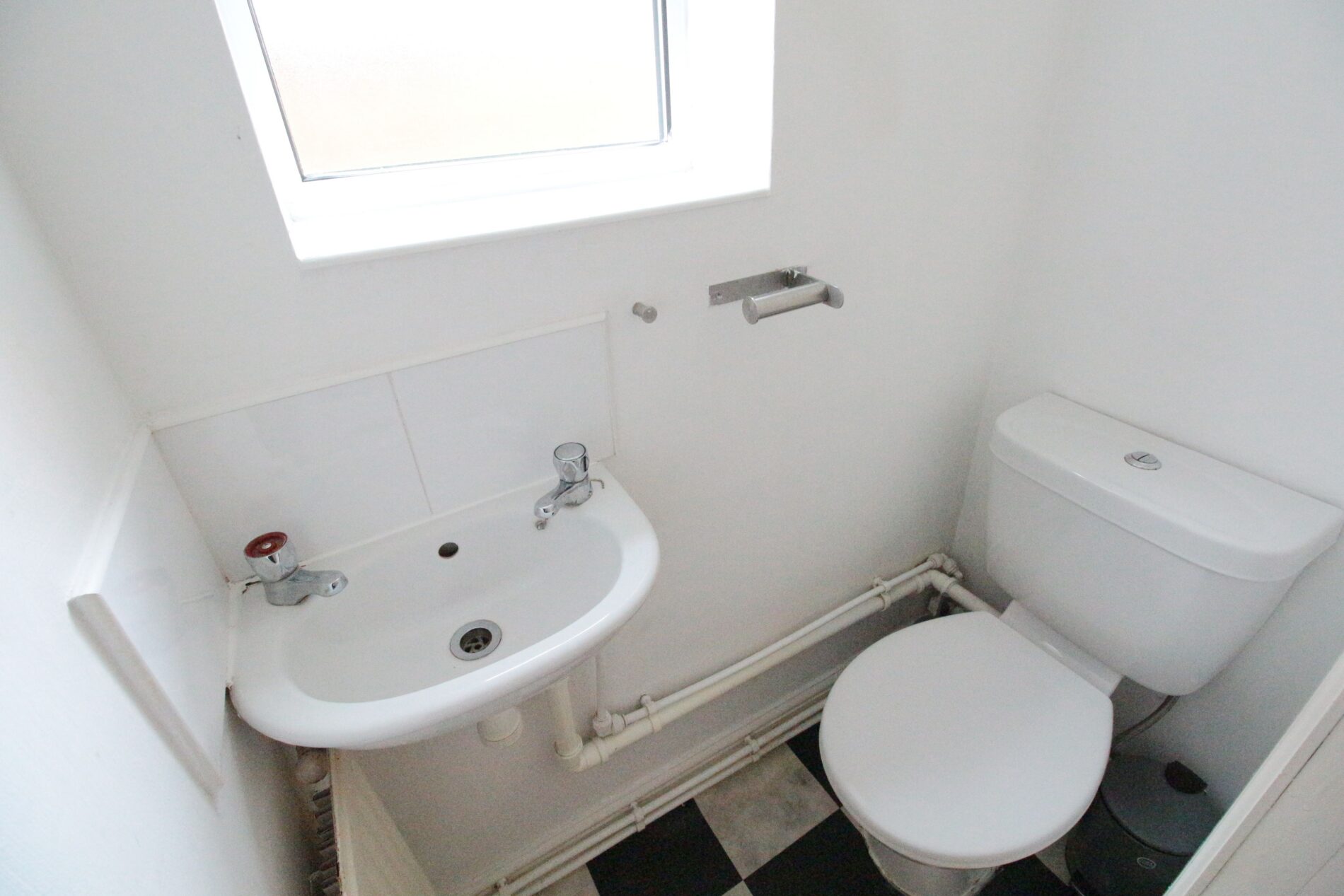 Room Hewson Road in Lincoln