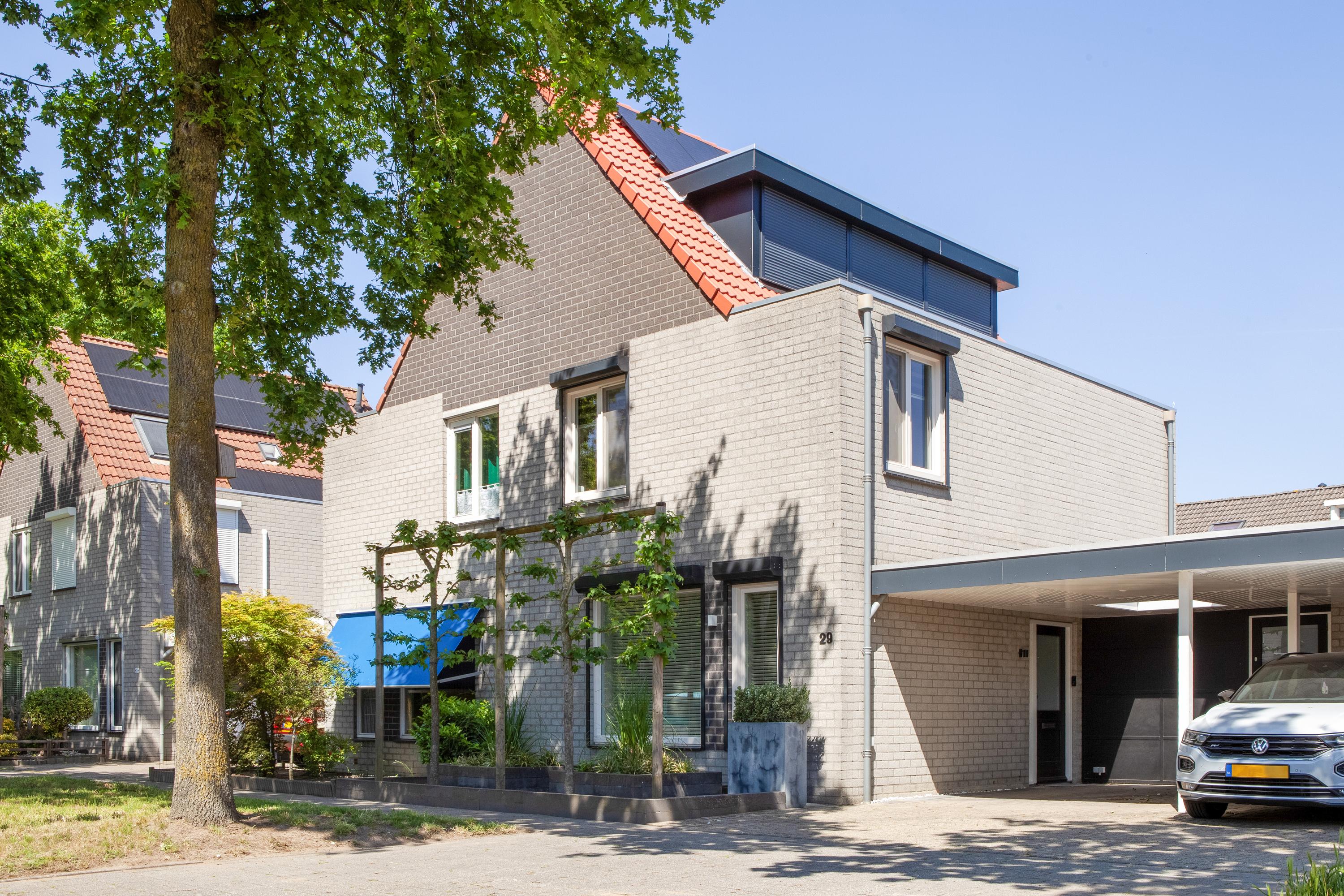 Huis Kennemerland 29 in Helmond