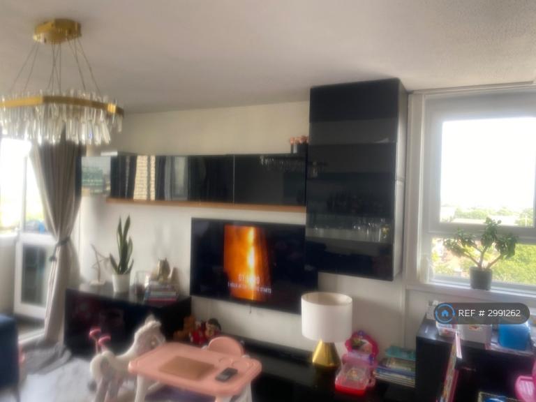 Flat Leytonstone Road in Greater London